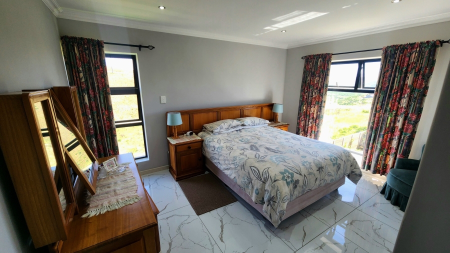 3 Bedroom Property for Sale in Hartenbos Heuwels Western Cape